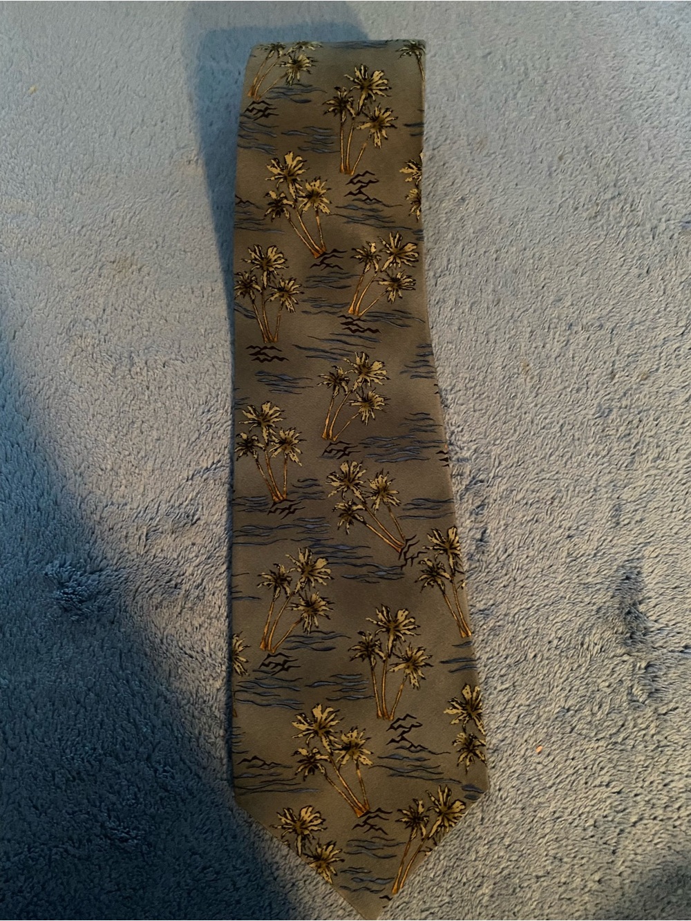 100% Silk Men's Tie with Tropical Palm Tree and Waves - Olive Green